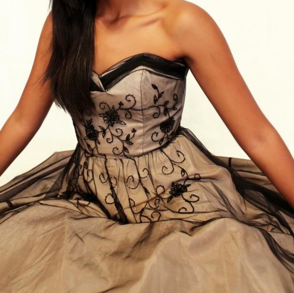 Formal Dress - Picture 4 of 4
